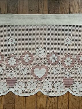 Lace Valance with Heart and Floral Pattern in Ivory and Dusty Rose